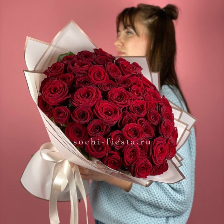 51 красная роза "Лавели" в Москве