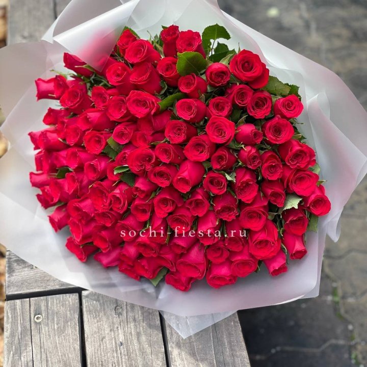 101 красная роза Лолита в Москве