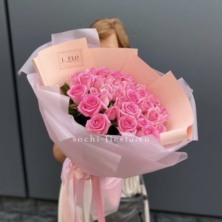 33 Розовые розы в Москве