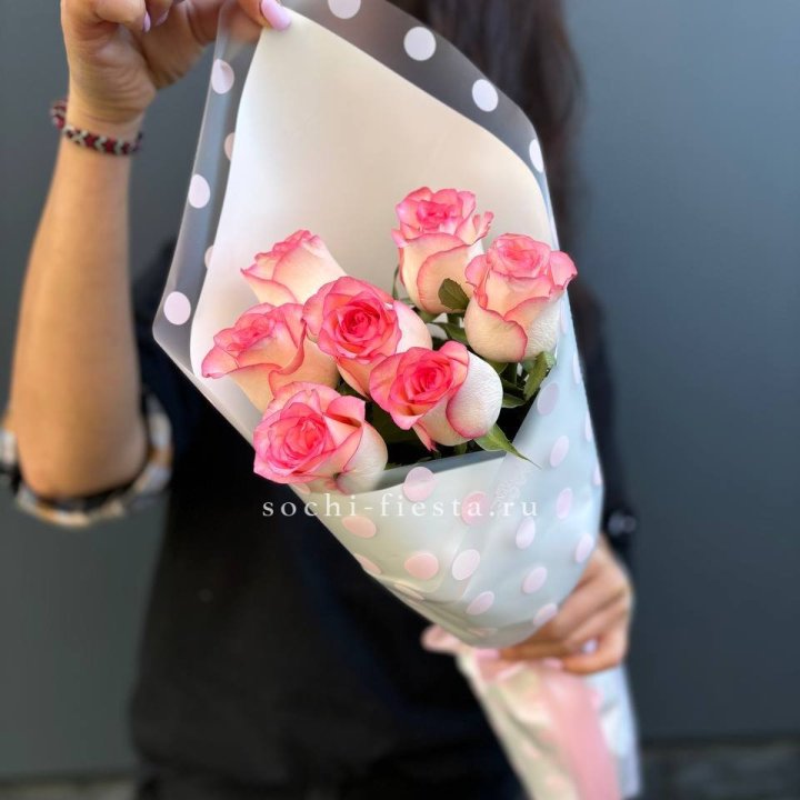 7 роз "Джумилия" в Москве