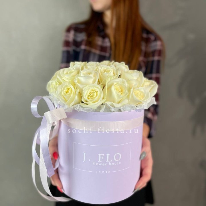 25 роз в цилиндре  в Москве