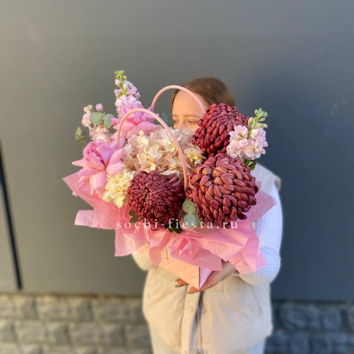 Сумочка нежная с бигуди в Москве