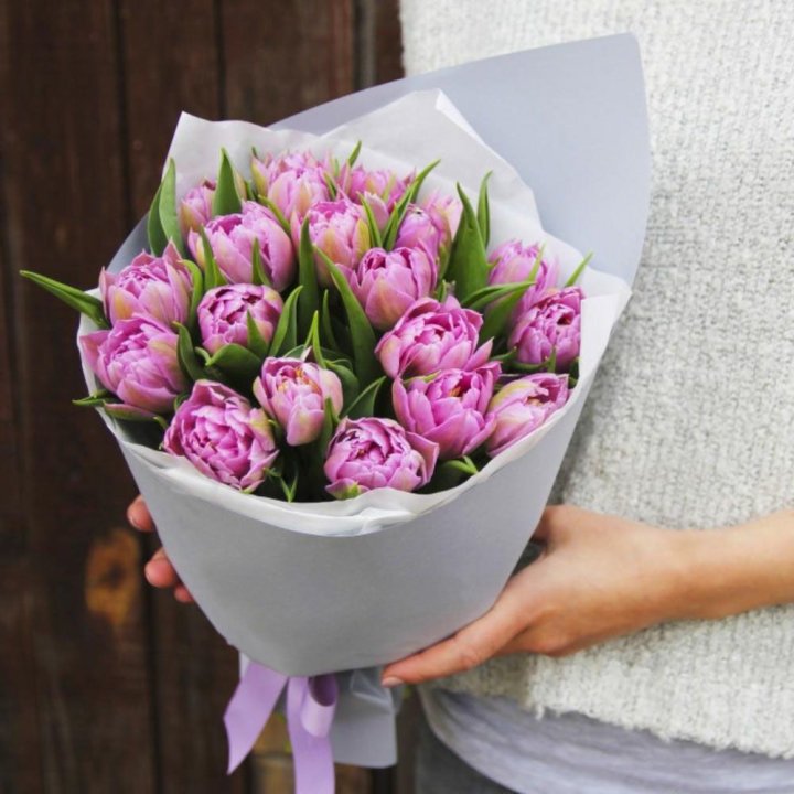 Букет пионовидных тюльпанов в Москве