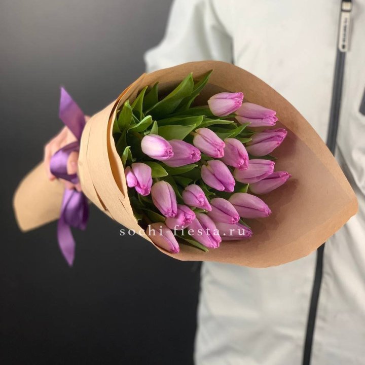 19 розовых  тюльпанов в Москве