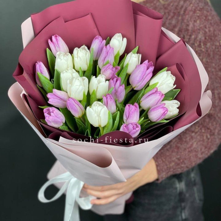 25 тюльпанов микс в Москве