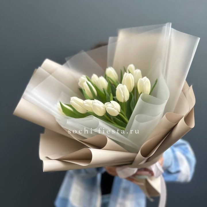 Букет из 15 белых тюльпанов в Москве
