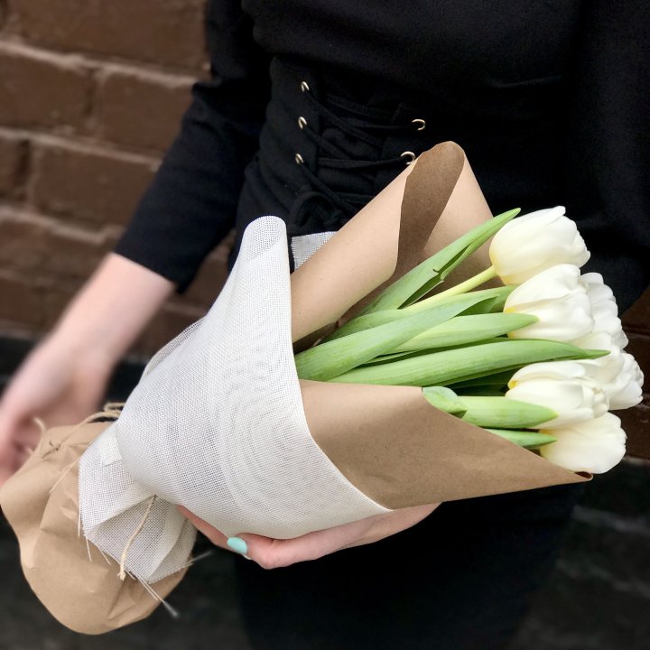 Букет белых тюльпанов в Москве