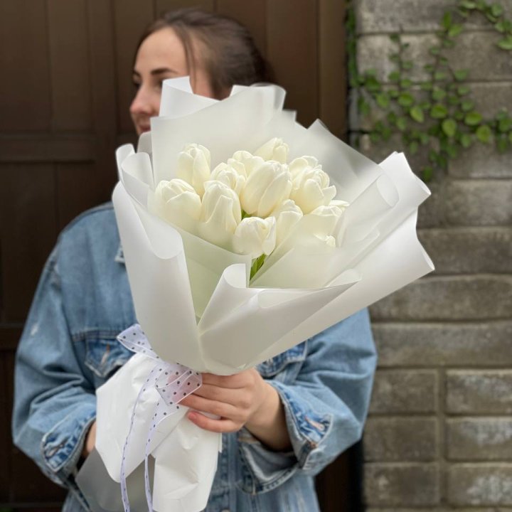 Букет белоснежных тюльпанов в Москве